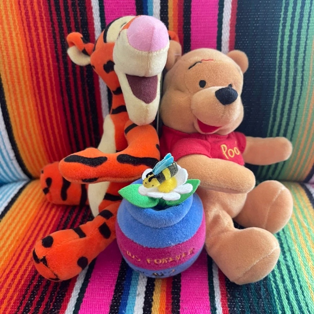 🌸 Vintage Pooh and Tigger Friendship Day 2 🌼